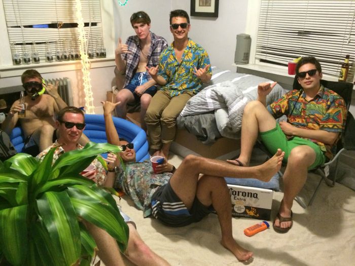 You Wish You Had Roommates This Cool (9 pics)