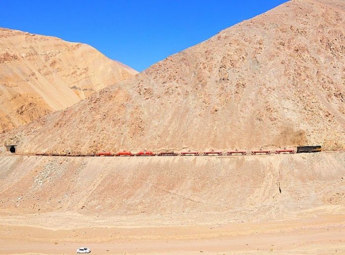 This Train Has An Amazing View Of The Andes (22 pics)