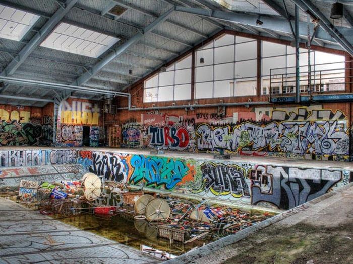 These Abandoned Military Sites Are Incredible (14 pics)