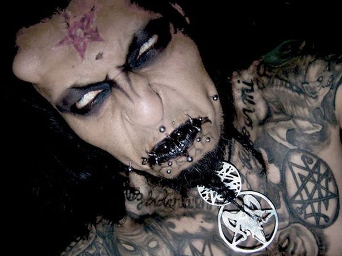 The Creepiest Body Modifications You'll Ever See (16 pics)