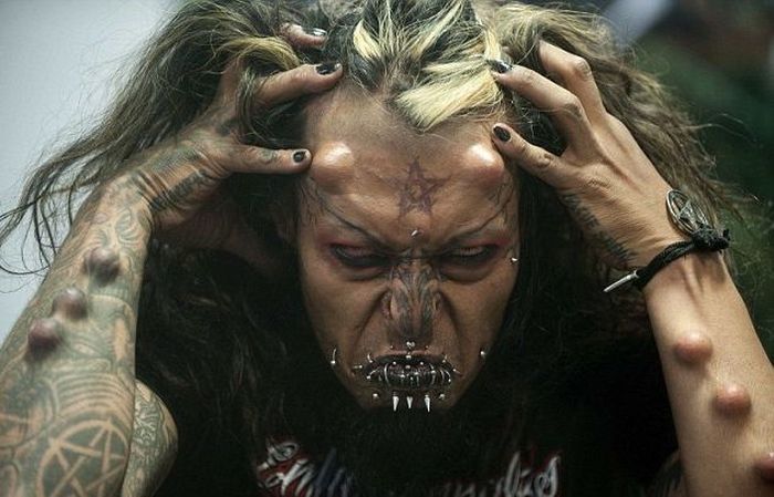 The Creepiest Body Modifications You'll Ever See (16 pics)