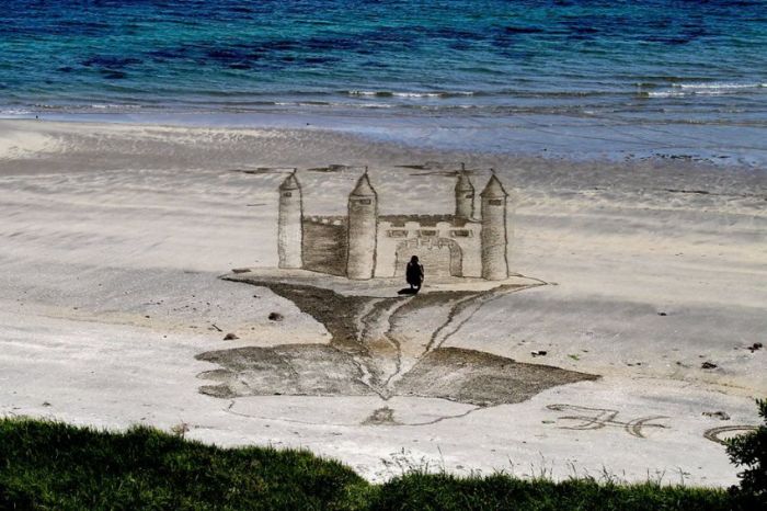 Amazing 3D Art At The Beach (34 pics)