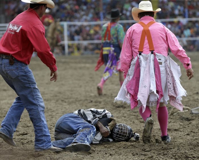 Extreme Action Shots From The Rodeo (20 pics)