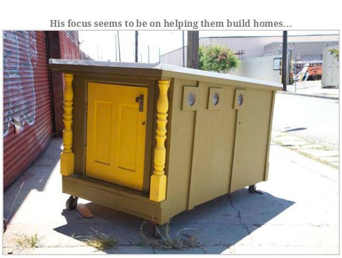 Homeless Shelters Made Out Of Yesterday's Garbage (25 pics)