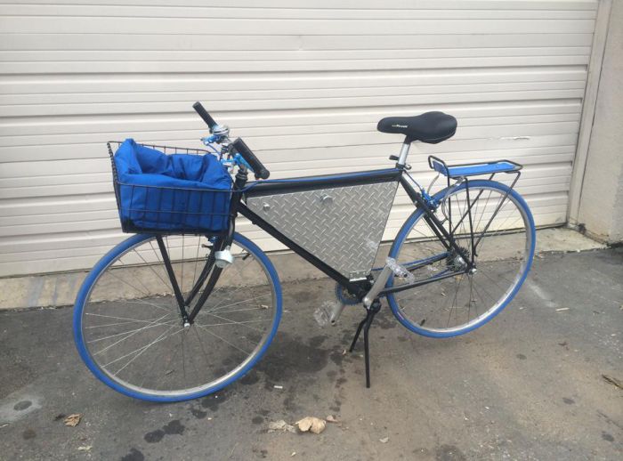 See What's Stashed In This Bike's Secret Compartment (2 pics)