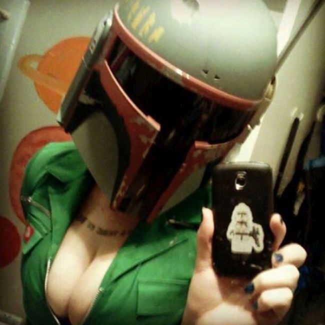 Hot Girls Get Even Hotter When They Like Star Wars (42 pics)