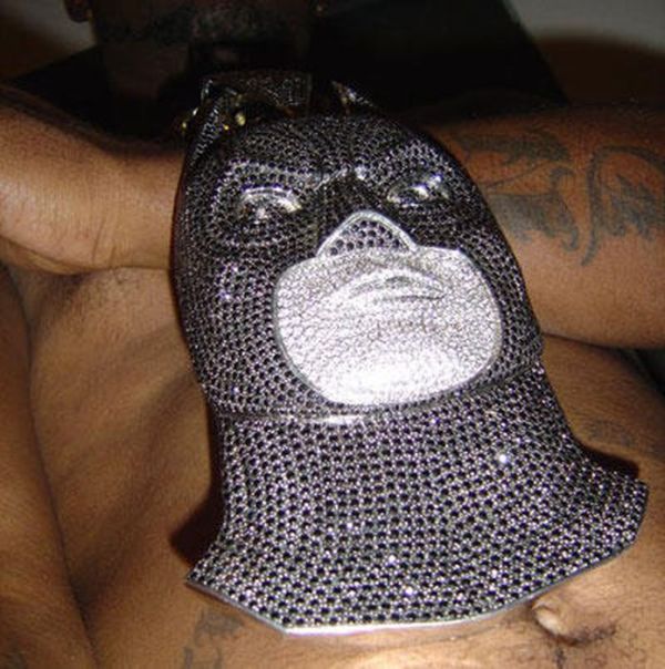 The Most Ridiculous Rapper Chains Of All Time (22 pics)