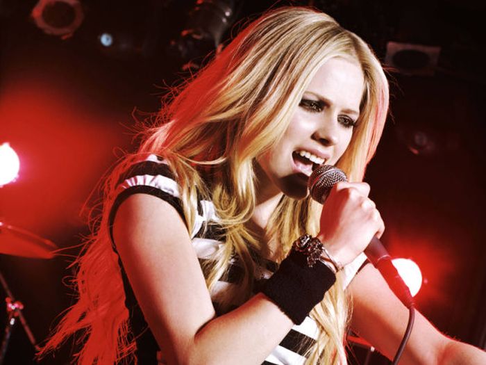 What It's Really Like To Meet Avril Lavigne (29 pics)