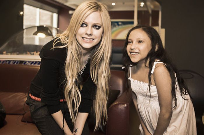 What It's Really Like To Meet Avril Lavigne (29 pics)