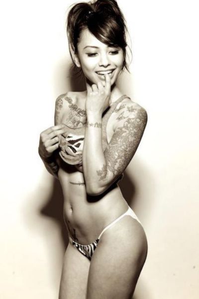 There's Nothing Hotter Than A Girl With Good Ink (42 pics)