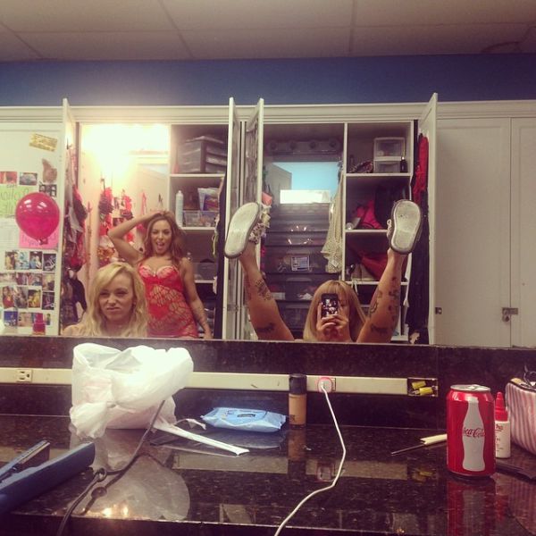 What Really Happens Backstage At A Strip Club (70 pics)
