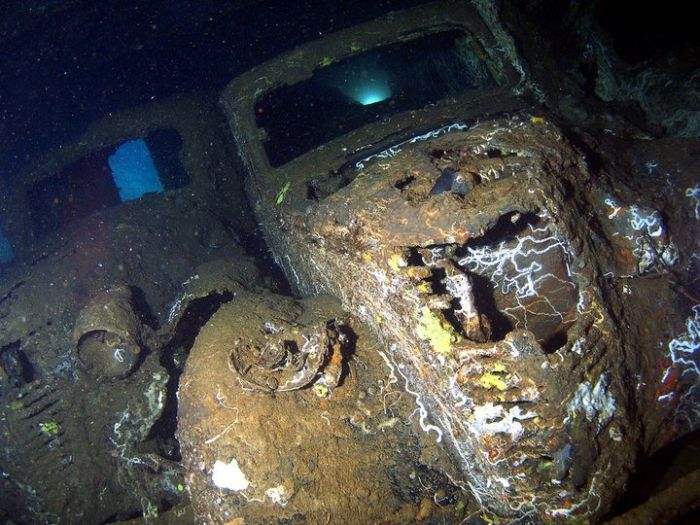 You Won't Believe What These People Found Underwater (79 pics)