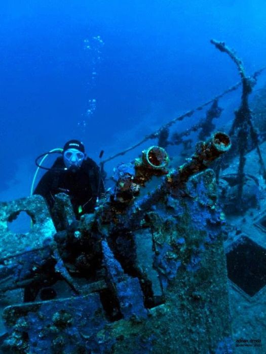 You Won't Believe What These People Found Underwater (79 pics)