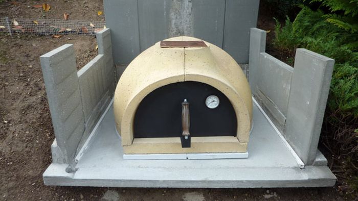 This Homemade Brick Oven Makes Awesome Pizza (33 pics)