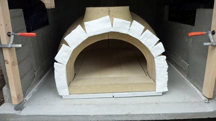This Homemade Brick Oven Makes Awesome Pizza (33 pics)