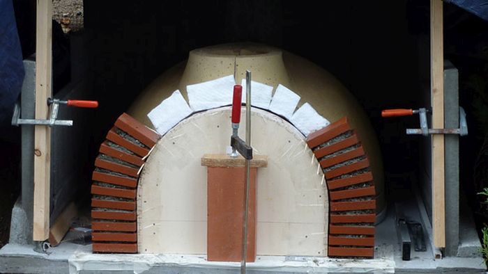 This Homemade Brick Oven Makes Awesome Pizza (33 pics)