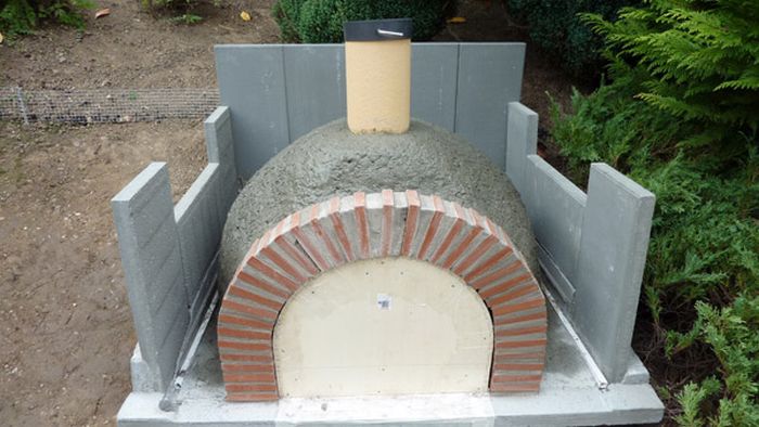 This Homemade Brick Oven Makes Awesome Pizza (33 pics)