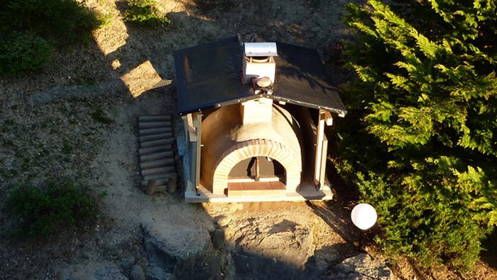 This Homemade Brick Oven Makes Awesome Pizza (33 pics)