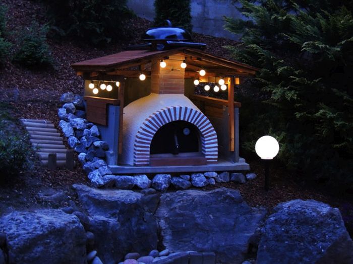 This Homemade Brick Oven Makes Awesome Pizza (33 pics)