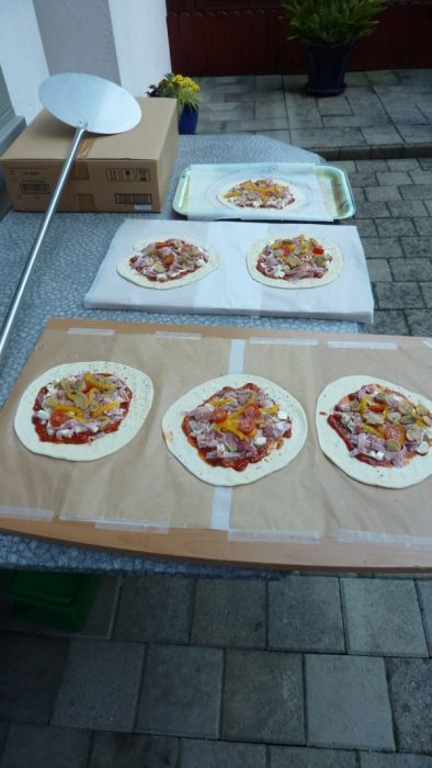 This Homemade Brick Oven Makes Awesome Pizza (33 pics)