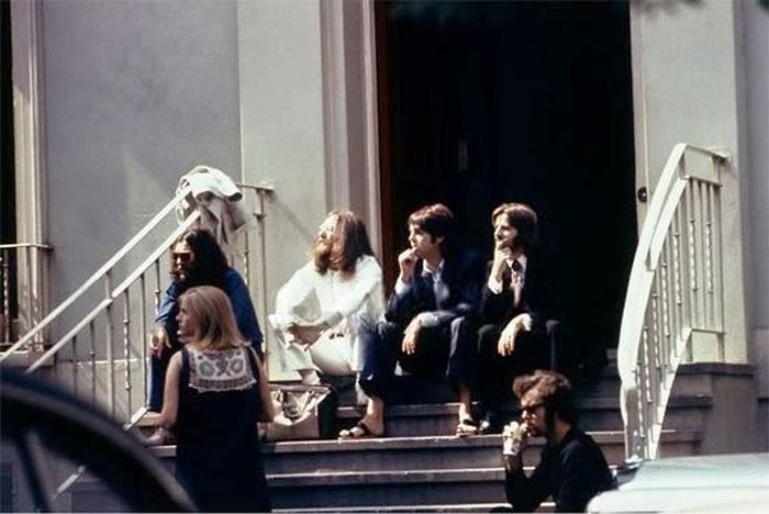 Behind The Scenes Of The Beatles At Abbey Road (13 pics)