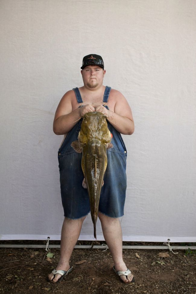 Would You Noodle These Giant Catfish? (32 pics)