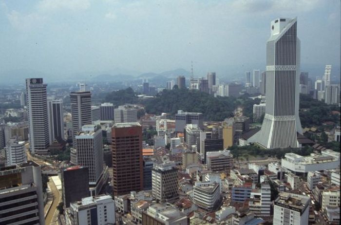 The World's Most Iconic Cities Back Then And Today (38 pics)