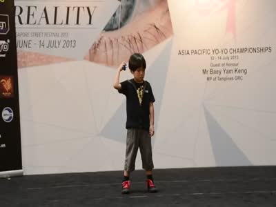 6 Year Old Boy Shows Off Yo-Yo Skills