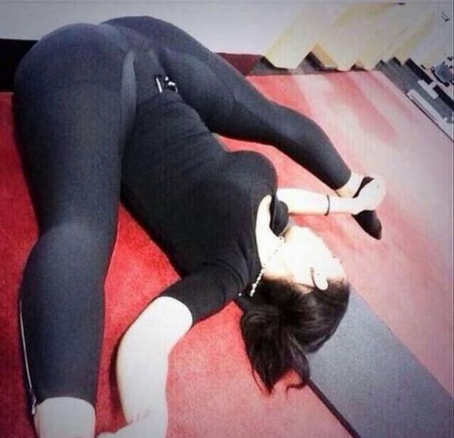 Yoga Pants Are Very Revealing, That's A Good Thing (40 pics)