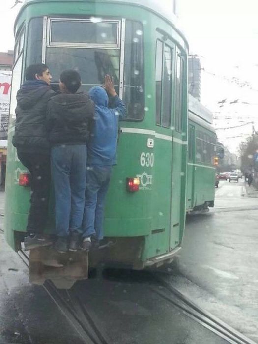 Things You Will Only See While Commuting In Serbia (58 pics)