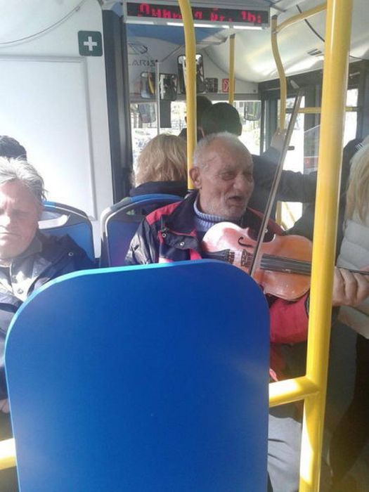 Things You Will Only See While Commuting In Serbia (58 pics)