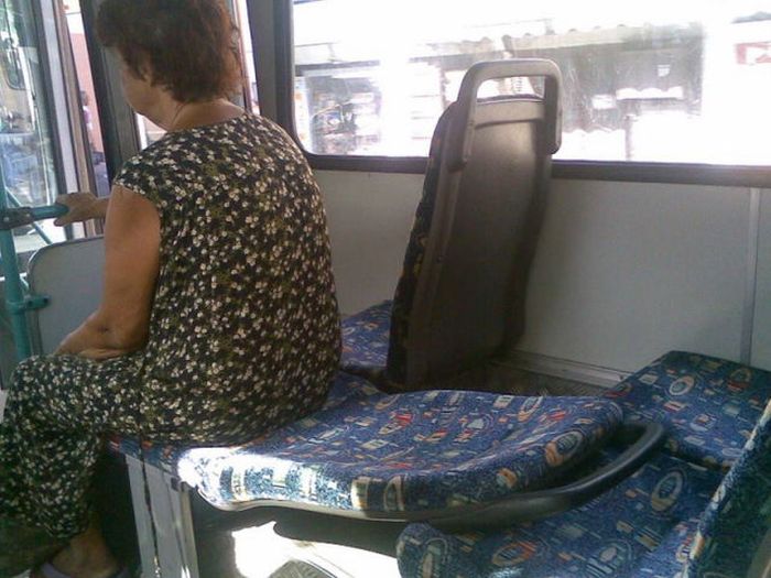 Things You Will Only See While Commuting In Serbia (58 pics)