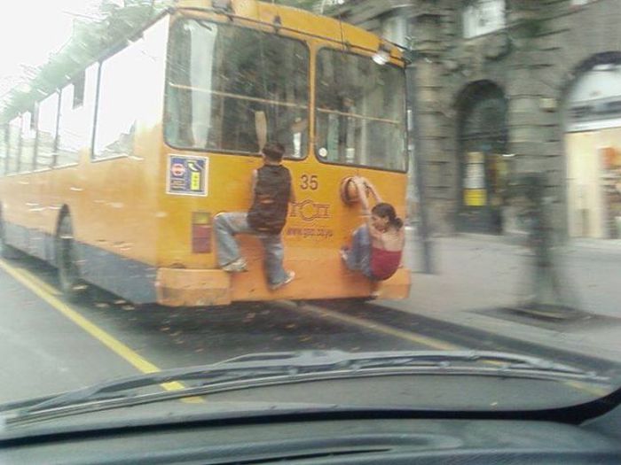 Things You Will Only See While Commuting In Serbia (58 pics)