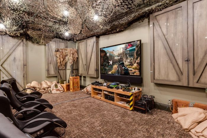 This House Has A Star Trek And A Call Of Duty Room (23 pics)