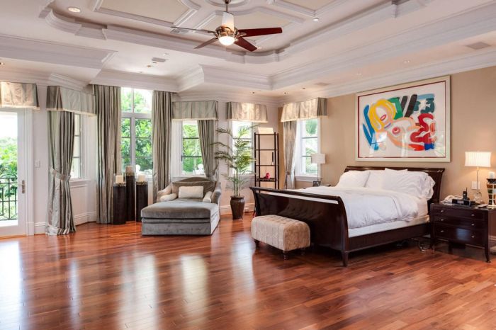This House Has A Star Trek And A Call Of Duty Room (23 pics)