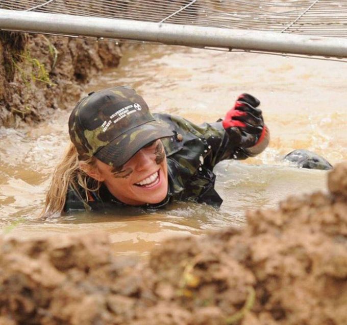 Model Abbey Clancy Gets Down And Dirty (19 pics)