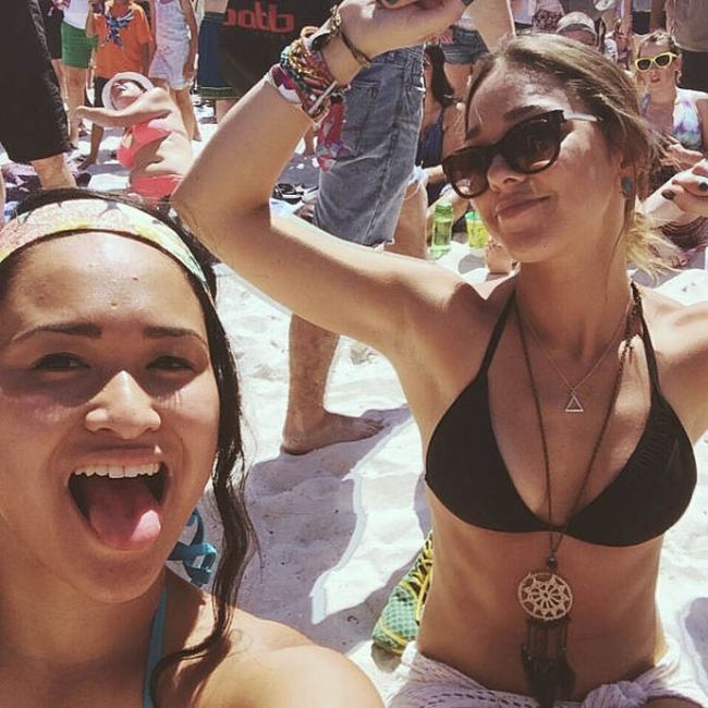 The Lovely Ladies Of 2014’s Hangout Fest (40 pics)