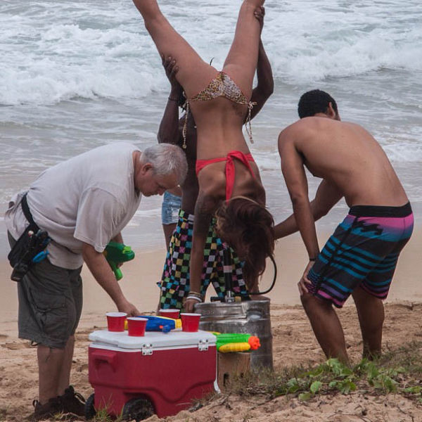 These Girls Are Pros When It Comes To Kegstands (62 pics)