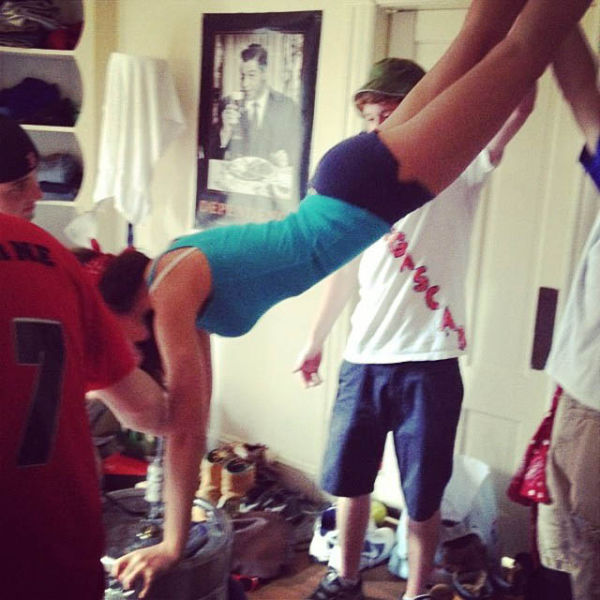 These Girls Are Pros When It Comes To Kegstands (62 pics)