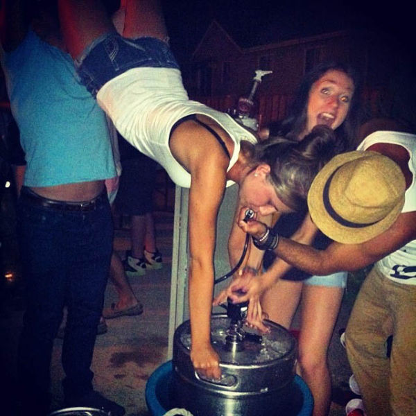 These Girls Are Pros When It Comes To Kegstands (62 pics)