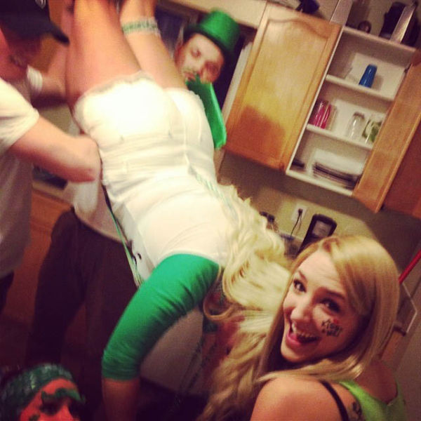 These Girls Are Pros When It Comes To Kegstands (62 pics)