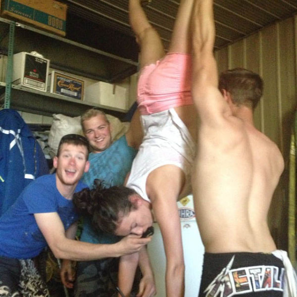 These Girls Are Pros When It Comes To Kegstands (62 pics)