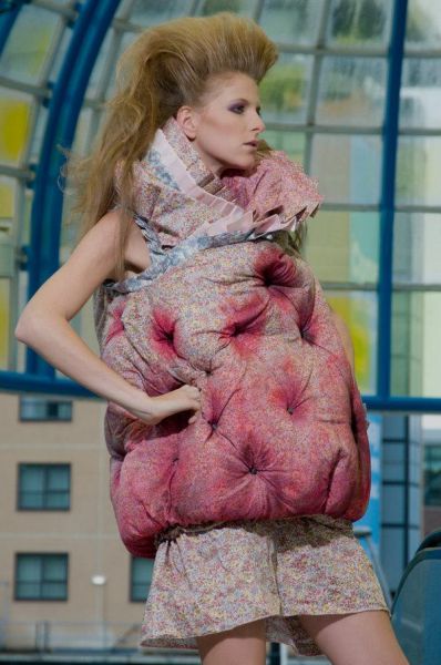 The Absolute Worst Outfits From Fashion Shows 34 Pics