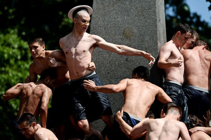 One Of The Weirdest Navy Traditions (22 pics)