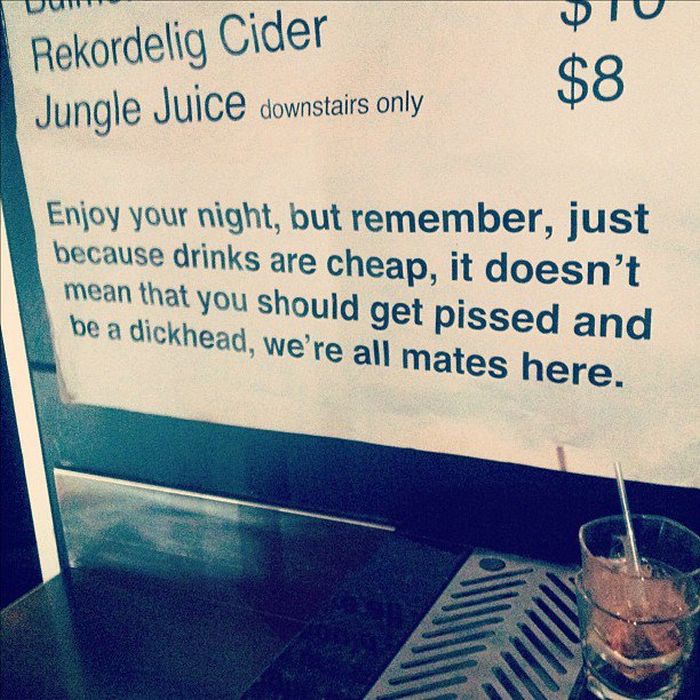 The Greatest Bar Signs You'll See Today (25 pics)