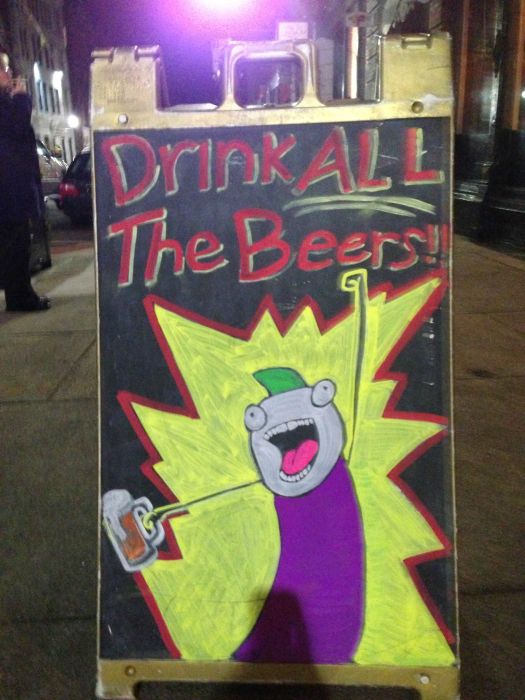 The Greatest Bar Signs You'll See Today (25 pics)