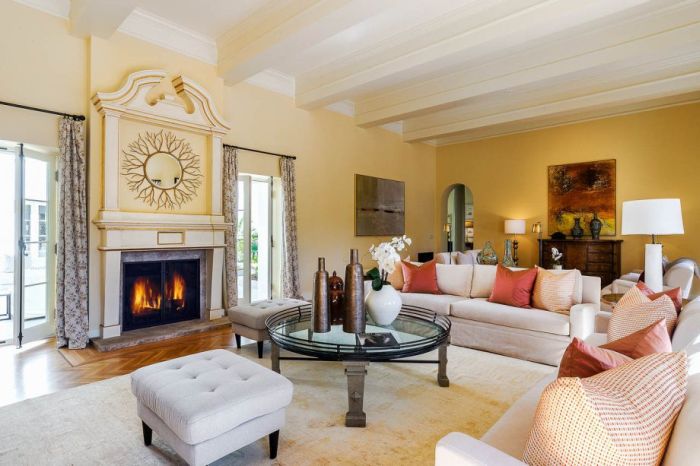 The Amazing Mansion From Scarface Is Now For Sale (28 pics)