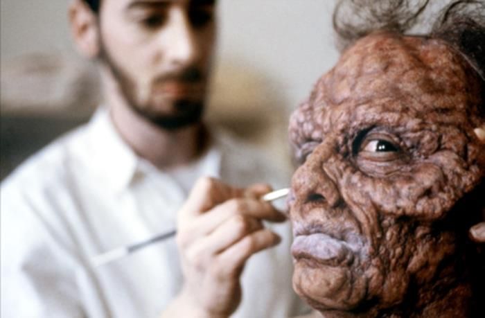 Behind The Scenes Of Special FX (16 pics)