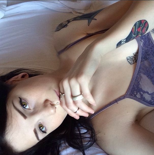 This Smoking Hot Suicide Girl Makes You Want To Live (40 pics)