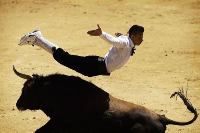 Perfectly Timed Sports Photos (40 pics)